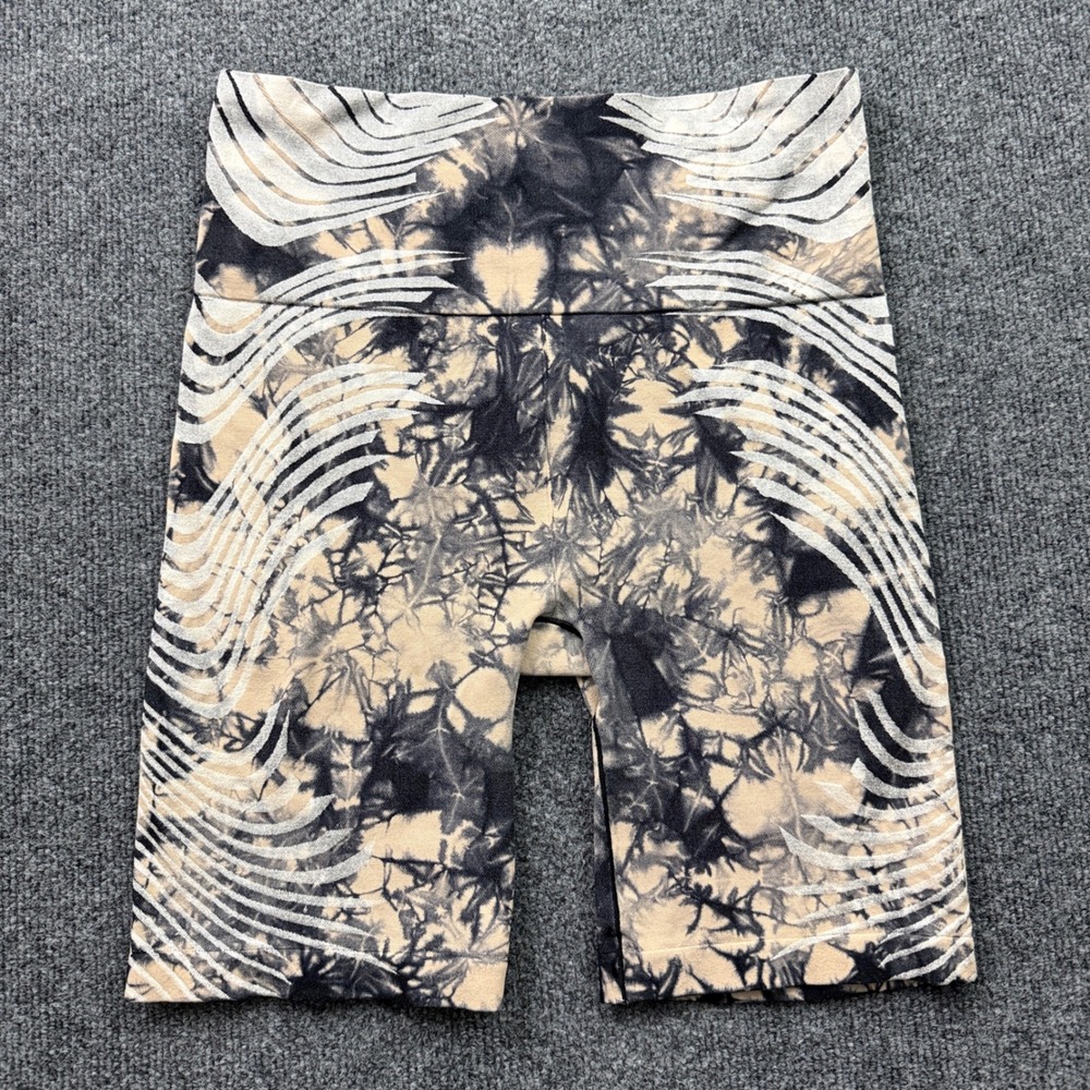 Athleta Tie-Dye High-Rise Bike Shorts in Black and Cream